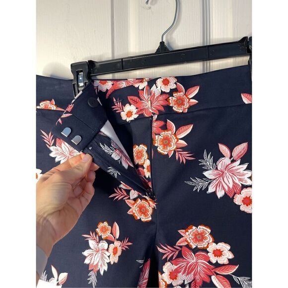 NWT LOFT Zinnia Doubleweave 4” Inseam Riviera Shorts (Navy Blue) - 12 - Picture 4 of 8